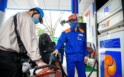 Retail gasoline price in Vietnam continue to decrease.